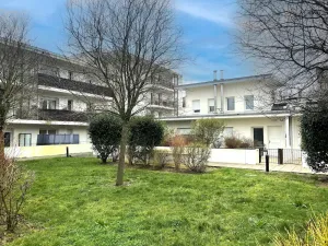 Image of Appartement spacieux avec rooftop et garages privés à 3 min de la gare d'Épernon - FR-1-581-129