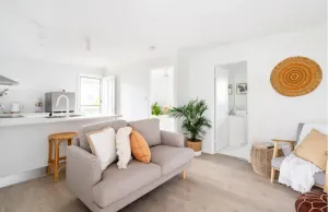 Image of Self contained apartment with a Short walk to pristine beaches and cafes
