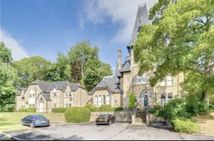 Image of Headingley-Weetwood Stunning apartment set in beautiful grounds