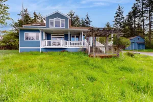 Image of Spacious, Modern House with Stunning Bay Views - Lopez Village and Marina