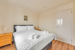 Image of Immaculate Two Bedroom House with Parking