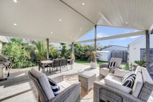 Image of Stunning Indoor-Outdoor, 4 bed-2 bath Family Home