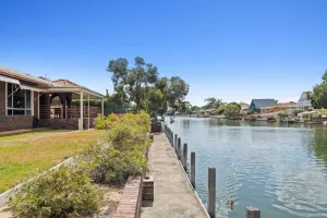 Image of Canal Tranquillity - 3BR Riverside Home