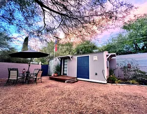 Image of Cute Peaceful Tiny House Getaway w\/ Backyard - Low Summer Rates! 🏡