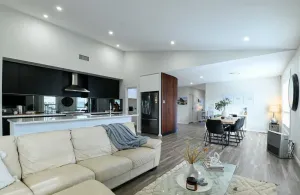 Image of Luxe on Lincoln - Close to Zoo, Rejuvenating Pool