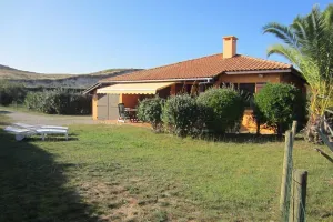 Image of The \"Maison des Moineaux\" between lake and ocean for 6 persons