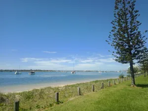 Image of Aquatic Centre GC Marathon Sea World\nDuplex 50 Metres to Beach, Surfers Paradise