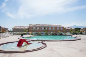 Image of Piscine sur place ! Appart avec Climatisation