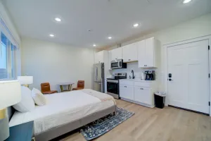 Image of Stay on Clay - Suite #7