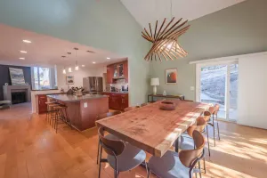 Image of 4BR\/3BA Home Away from Home with Exceptional Amenities!