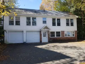 Image of Robin's Nest Charming Whole House Rental