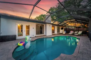 Image of Bug-Free Oasis! Saltwater Pool + Games Near Honeymoon Island!