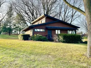 Image of Cheerful 4 Bedroom home with a huge back yard