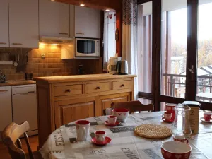 Image of Cozy Studio with Mountain View, Close to Shops and Slopes, Sleeps 6