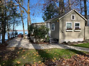 Image of Lakefront Getaway - 1 hr fr NYC