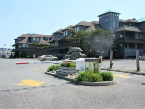 Image of Desirable Fishery Condo 1st. Fl