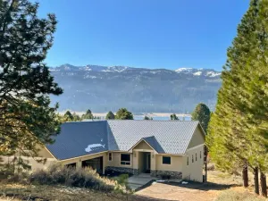 Image of Cascade Cabin Overlooking Lake & Golf Course