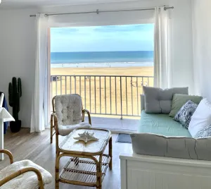 Image of Cosy waterfront studio Sea view