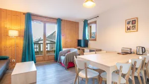 Image of New apt 6 ppl, 2 balconies, pool