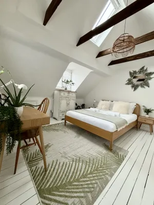 Image of Stunning 3 bedroom & 2 bathroom cottage with patio