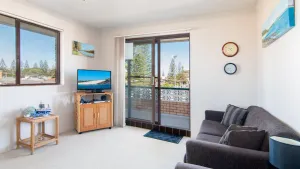 Image of Seabreeze 4 opposite the bowling club Tuncurry
