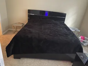 Image of Cozy Two Bedroom Apartment W\/ Balcony