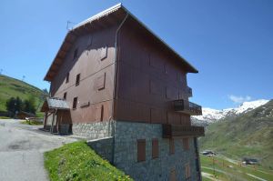 Image of 10m from ski slopes, 2nd floor, balcony, tv, ski locker, 58m², Les Menuires