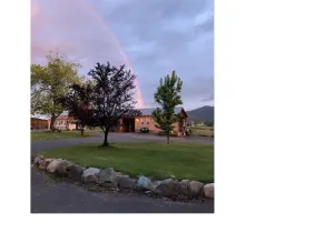 Image of Charming well appointed Cottage in Ashland ( 800 + sq. ft. )