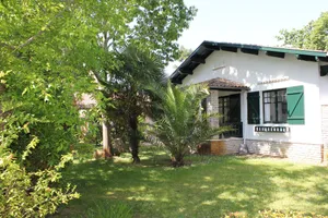 Image of Villa Pereire beach walk