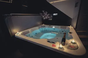 Image of LOFT with private jacuzzi, CENTRE VILLE PONTOISE