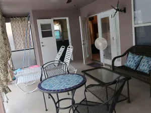 Image of Enormous Tropical Cabana with Pool in Central Orlando