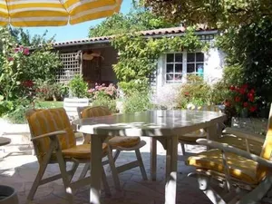 Image of RETAINED CHARMING HOUSE
