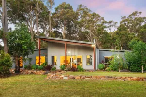 Image of Roo’s Leap Retreat Spacious, modern home on a tranquil bush block