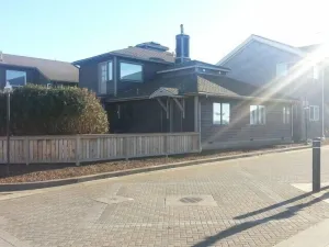 Image of Three Bedroom \/ Two Bath Beach House In The Heart Of Nye Beach
