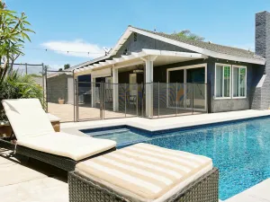 Image of Charming 2bed 1bath Private pool self check-in Medical Center Downtwon Disney