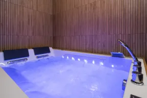 Image of Art Deco Champagne & Spa