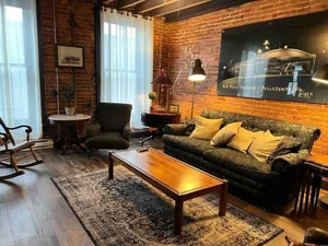 Image of Historic, Stylish Getaway 2 blocks from Waterfront