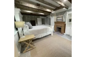 Image of Spacious 1835 home close to downtown and the river