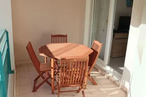 Image of Charming air-conditioned T2, wifi, 5 minutes from beaches, town center and train station.