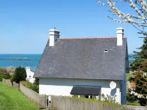 Image of Pretty house with breathtaking sea view 5 minutes walk from Vougot beach