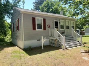 Image of Sea Pines -2BR  CLOSE TO SHOPPING,SCREENED PORCH, Linens and Towels Provided