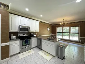 Image of Affordable Luxury 3 BR single family home!