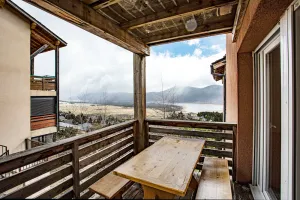 Image of Sylvestre - Aux pieds des pistes vue sur lac