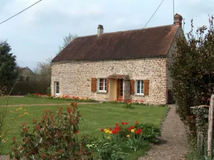 Image of Charming 17th-Century Cottage, Gardens, WIFI, Near Sassy Castle & Vrigny Pond