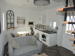 Image of Independent studio, ideal for business men or women or couples