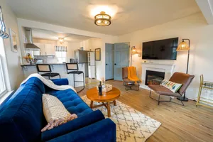 Image of Newly Renovated Lakefront Cottage, Peaceful, Cozy Modern Farmhouse ~Dog Friendly