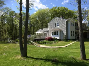 Image of Bellport\/E. Patchogue, 4 Bed, 3 Bath, Waterfront.