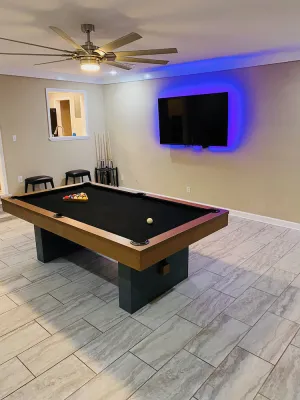 Image of Single family home Hot tub full deck Nearby shopping center in Beaches