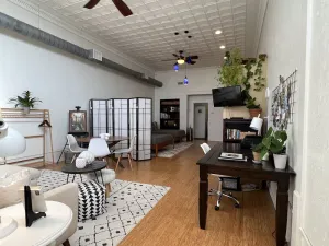Image of Gorgeous loft in historic building near HPU, restaurants, shops.