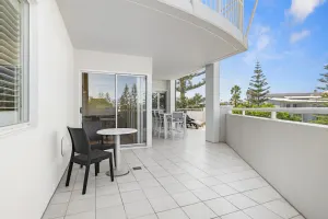 Image of North facing park view 2bed2bath - WIFI + parking